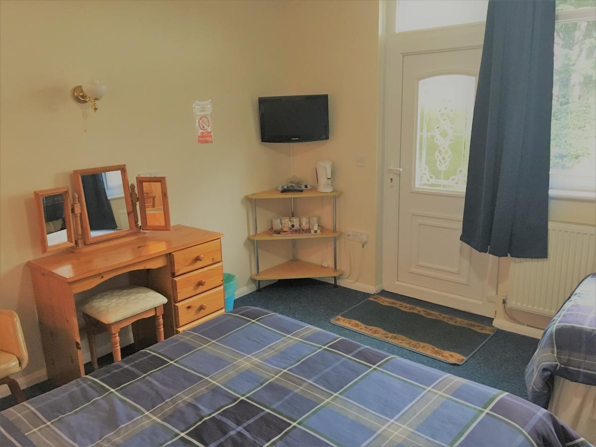 Nant-Y-Ffin Hotel Llandissilio Dış mekan fotoğraf
